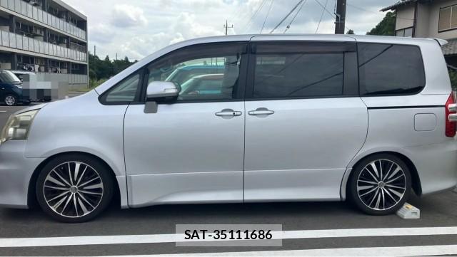 Toyota NOAH 2010-12 8550379-3