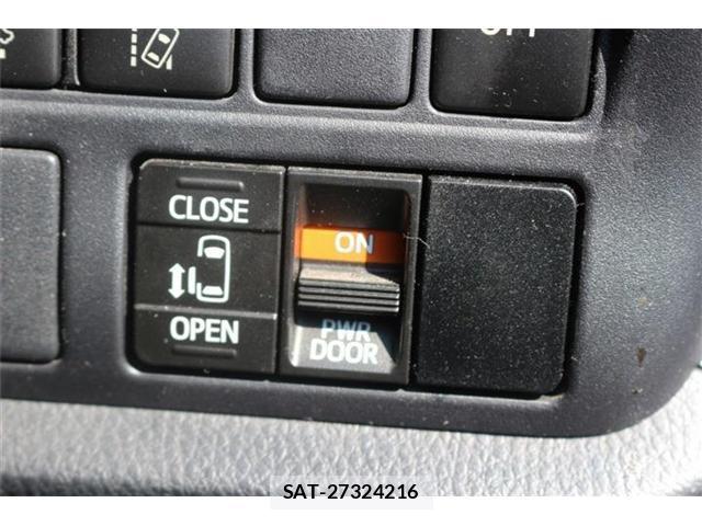 Toyota NOAH 2017-12 8550755-6