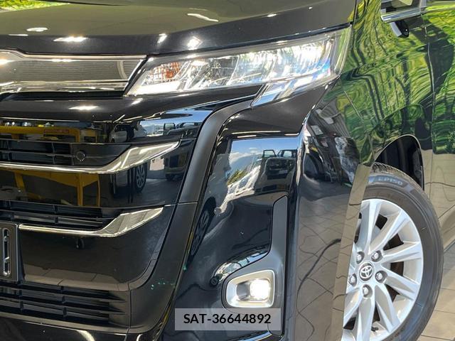 Toyota NOAH 2023-08 8550813-12