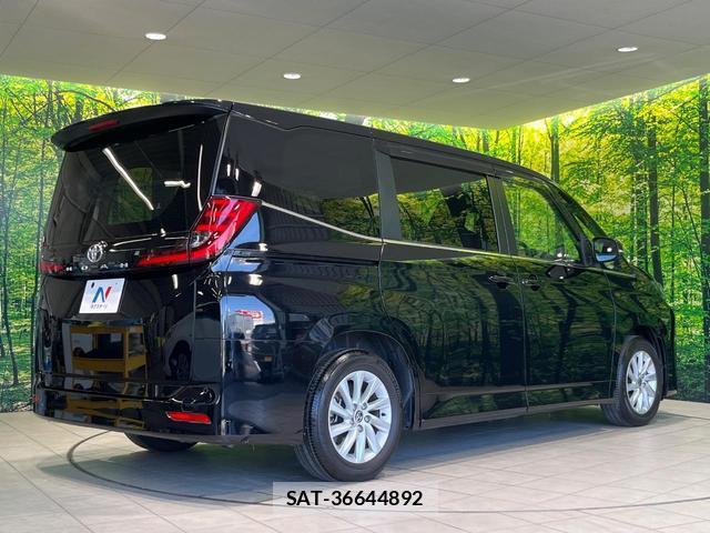 Toyota NOAH 2023-08 8550813-17