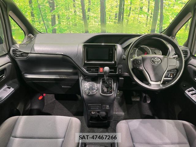 Toyota NOAH 2015-10 8550906-1