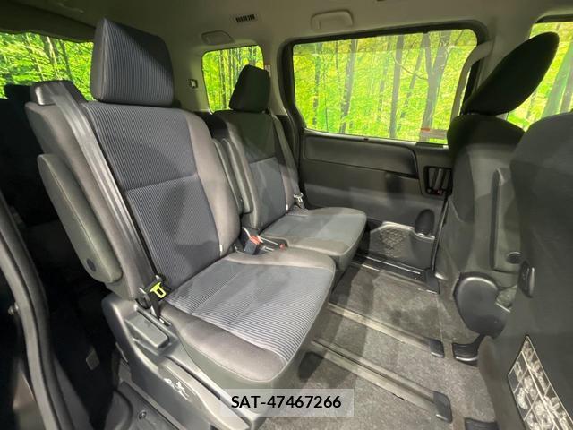 Toyota NOAH 2015-10 8550906-9