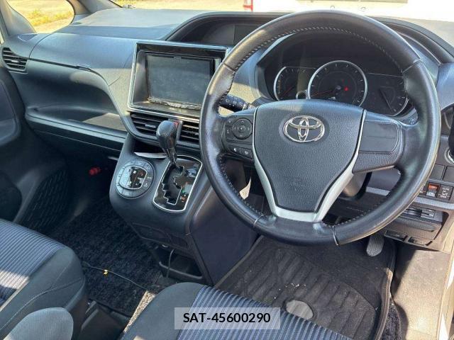 Toyota NOAH 2015-08 8551010-1