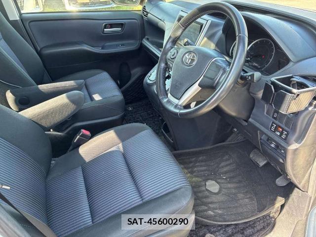 Toyota NOAH 2015-08 8551010-2