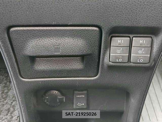 Toyota NOAH 2017-06 8551083-15