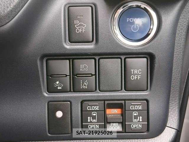 Toyota NOAH 2017-06 8551083-17