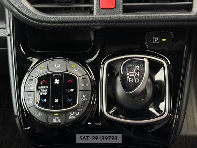 Toyota NOAH 2019-10 8551436-13