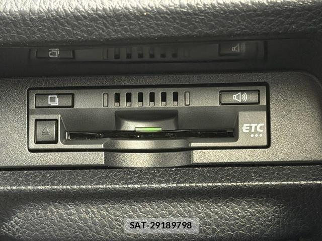 Toyota NOAH 2019-10 8551436-9