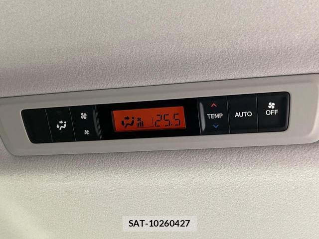 Toyota NOAH 2015-10 8551696-6