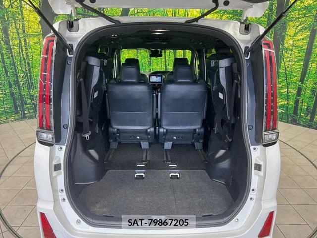 Toyota NOAH 2018-05 8551740-10