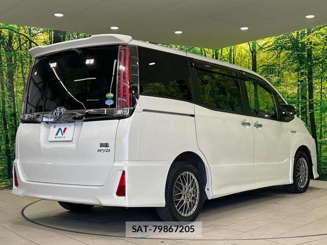 Toyota NOAH 2018-05 8551740-17