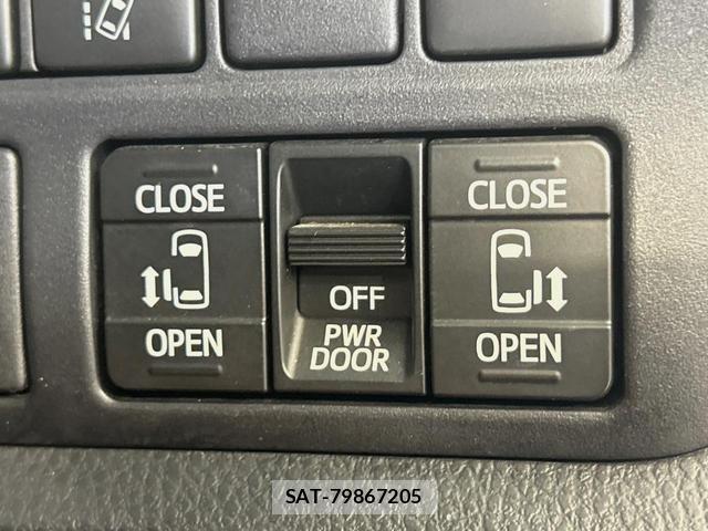 Toyota NOAH 2018-05 8551740-4