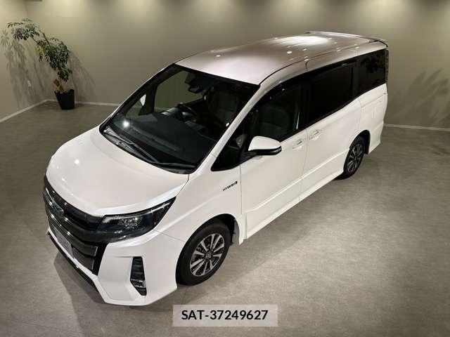 Toyota NOAH 2017-07 8551787-12