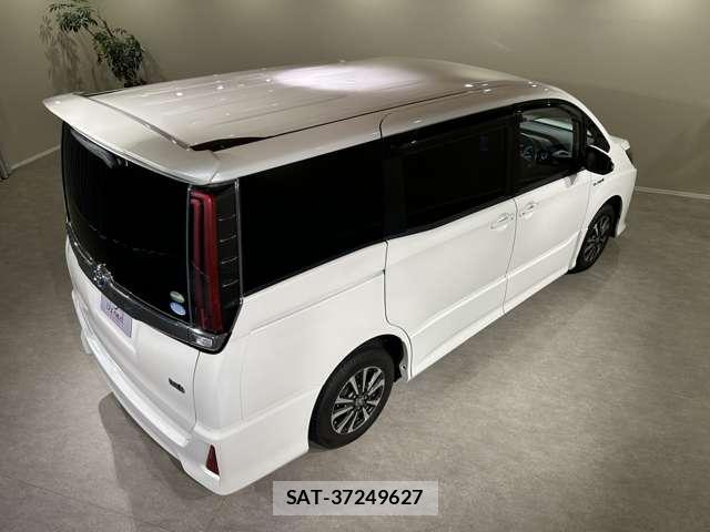 Toyota NOAH 2017-07 8551787-13