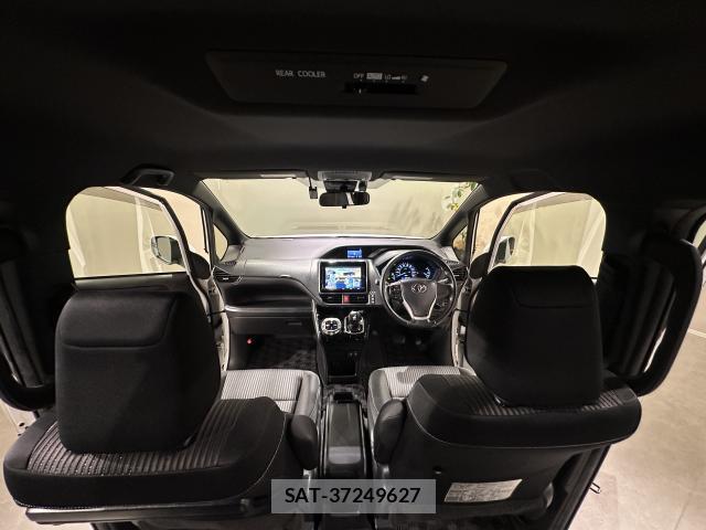 Toyota NOAH 2017-07 8551787-2