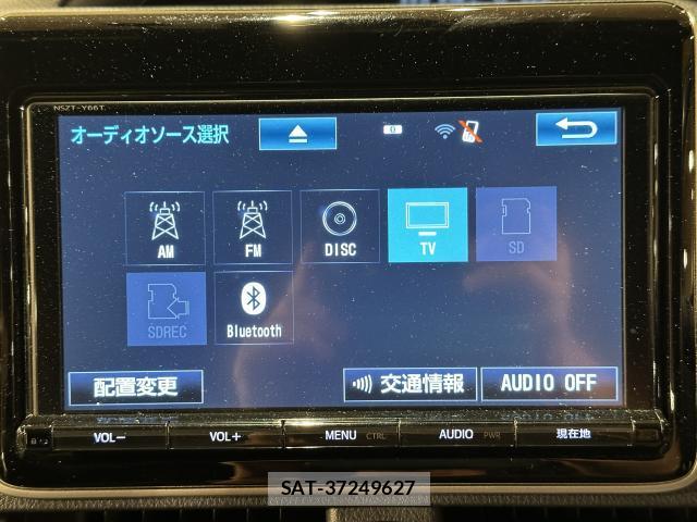 Toyota NOAH 2017-07 8551787-4
