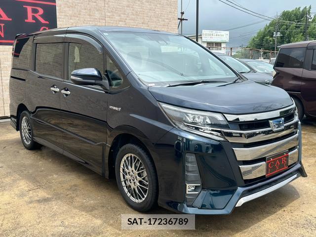 Toyota NOAH 2018-03 8552032-1