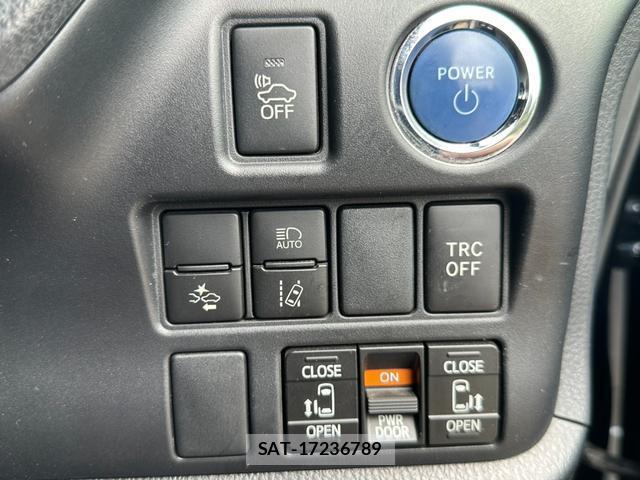 Toyota NOAH 2018-03 8552032-13