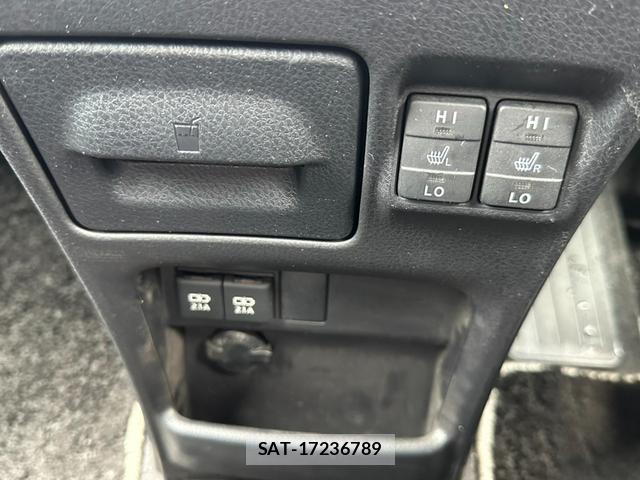 Toyota NOAH 2018-03 8552032-14