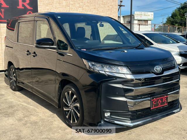 Toyota NOAH 2023-11 8552036-1