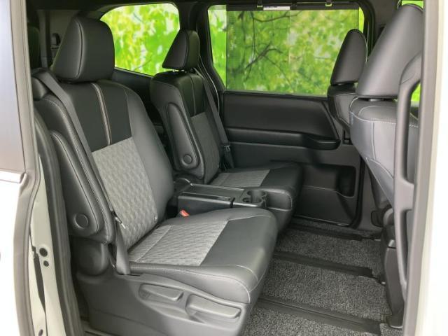 Toyota NOAH 2025-10 8552428-4