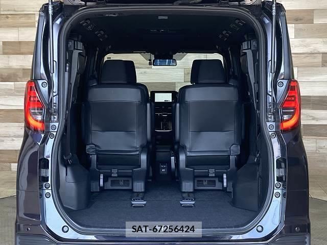 Toyota NOAH 2023-04 8552721-12