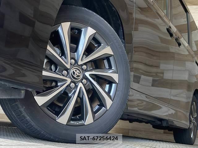 Toyota NOAH 2023-04 8552721-18