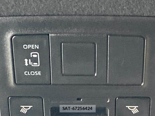 Toyota NOAH 2023-04 8552721-6