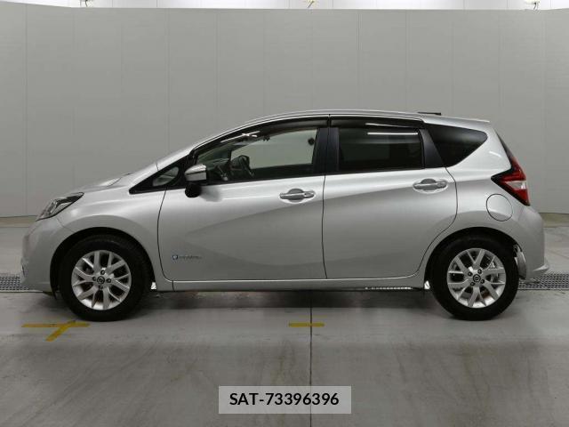 Nissan NOTE 2018-10 8547815-6