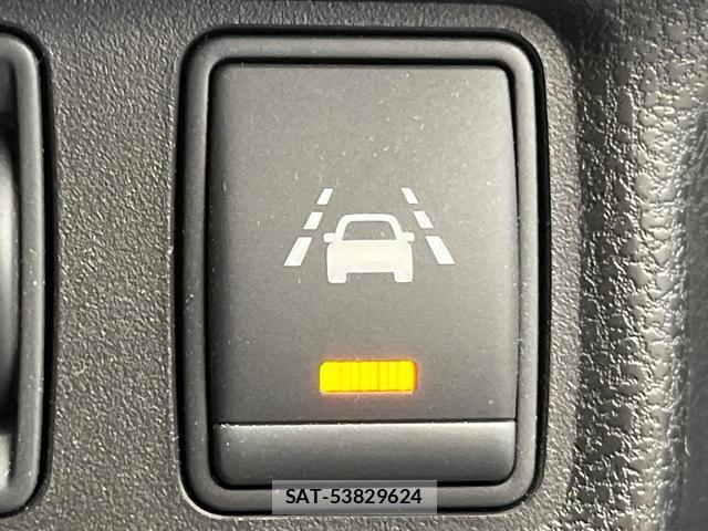 Nissan NOTE 2015-07 8548582-5