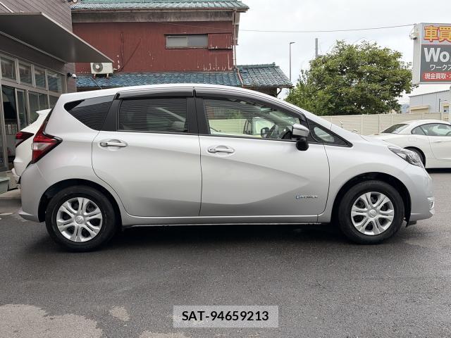 Nissan NOTE 2017-07 8548755-5
