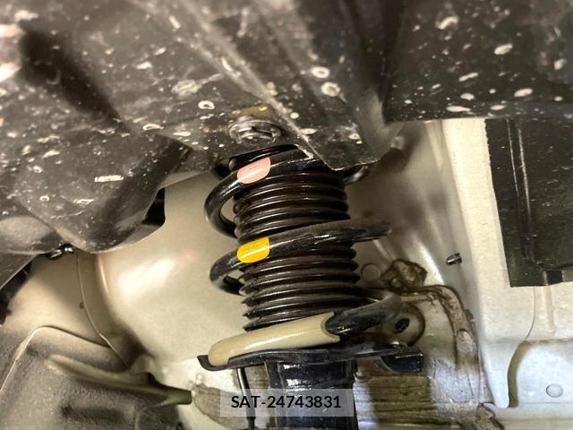 Nissan NOTE 2013-07 8549045-19