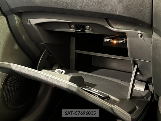 Nissan NOTE 2016-03 8549809-10