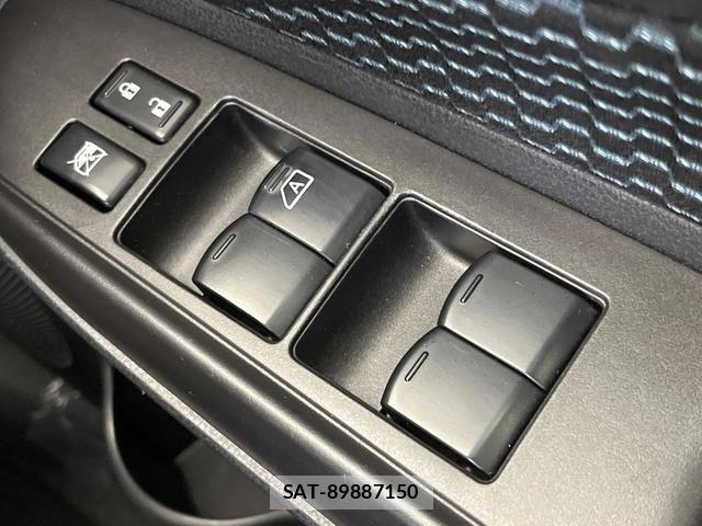 Nissan NOTE 2012-11 8549813-7