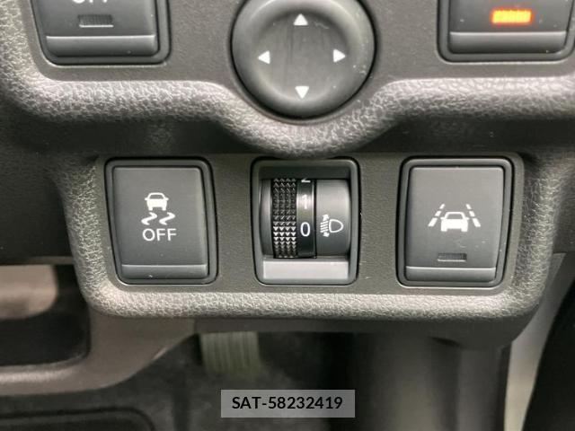 Nissan NOTE 2015-03 8550103-17