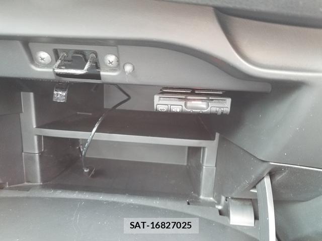 Nissan NOTE 2014-11 8550463-17