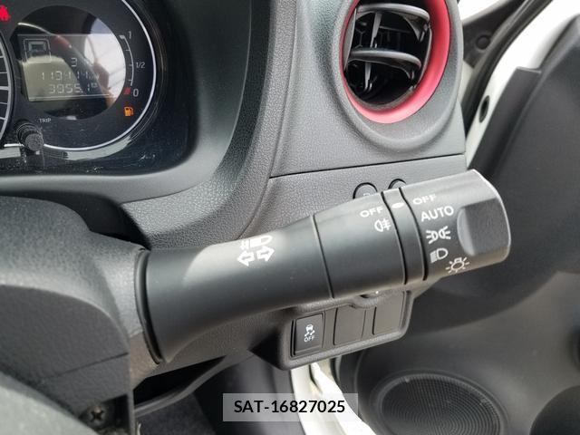 Nissan NOTE 2014-11 8550463-18
