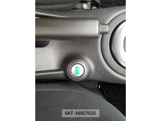 Nissan NOTE 2014-11 8550463-19