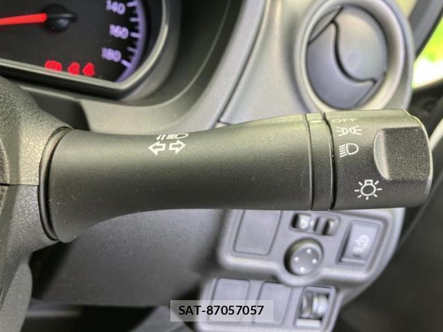 Nissan NOTE 2013-05 8550607-11