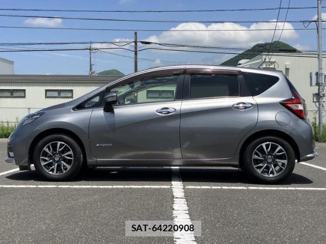 Nissan NOTE 2017-06 8552284-1