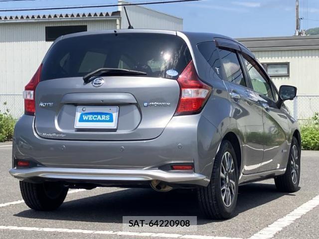 Nissan NOTE 2017-06 8552284-2