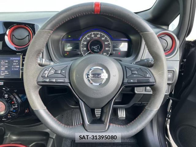 Nissan NOTE 2018-10 8552493-13