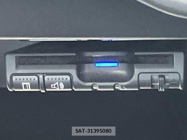 Nissan NOTE 2018-10 8552493-17