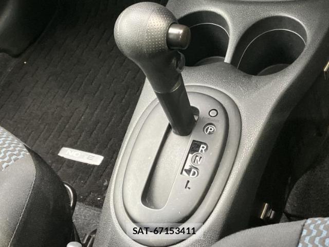 Nissan NOTE 2016-01 8552521-15