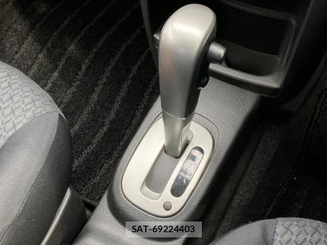 Nissan NOTE 2011-08 8552581-13