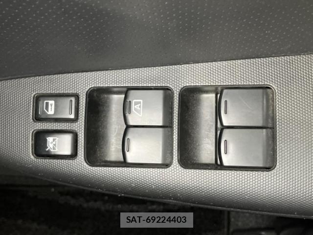 Nissan NOTE 2011-08 8552581-14