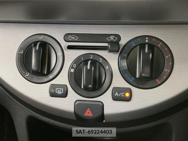 Nissan NOTE 2011-08 8552581-15
