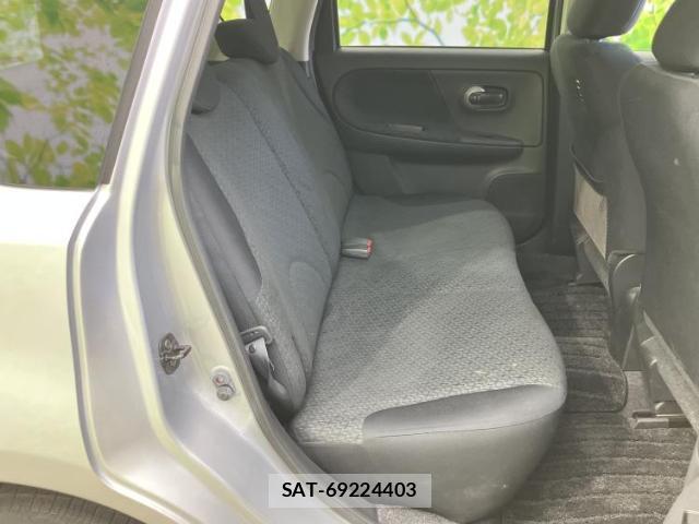 Nissan NOTE 2011-08 8552581-4