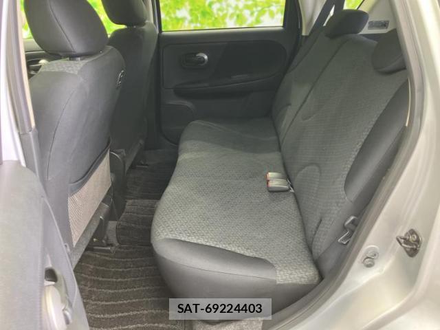 Nissan NOTE 2011-08 8552581-6