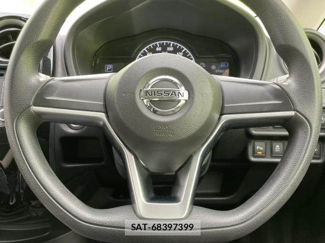 Nissan NOTE 2018-10 8552646-10